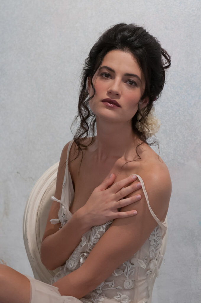 2022-LoveNozze-sposa-chic-e-sensuale-a-Milano