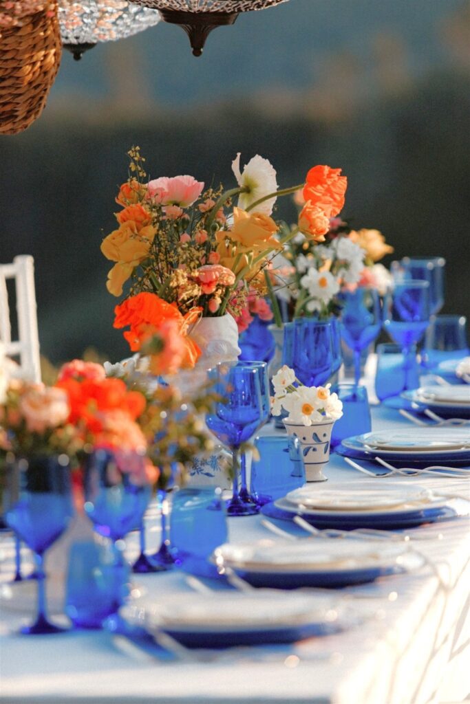 Tavola matrimonio colorato alle Cinque Terre in Liguria